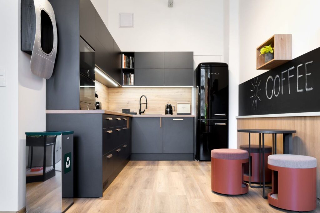 Blancargo konyha, egyedi konyhabútor, Narbutas puffok