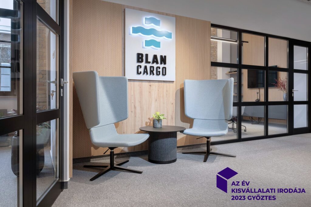 Blancargo előtér, Narbutas, akusztikus magas hátfalú fotelek, Topakustik falburkolat